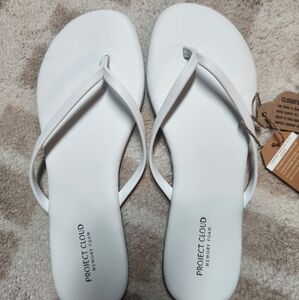 NWT-White Leather PROJECT CLOUD Sandals With Memory Foam Size 8.5
